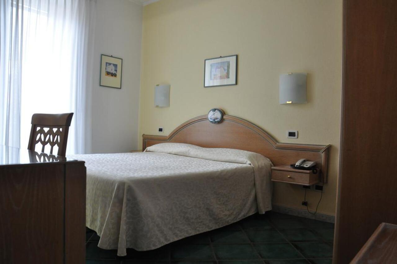 Hotel La Marticana Искья Экстерьер фото