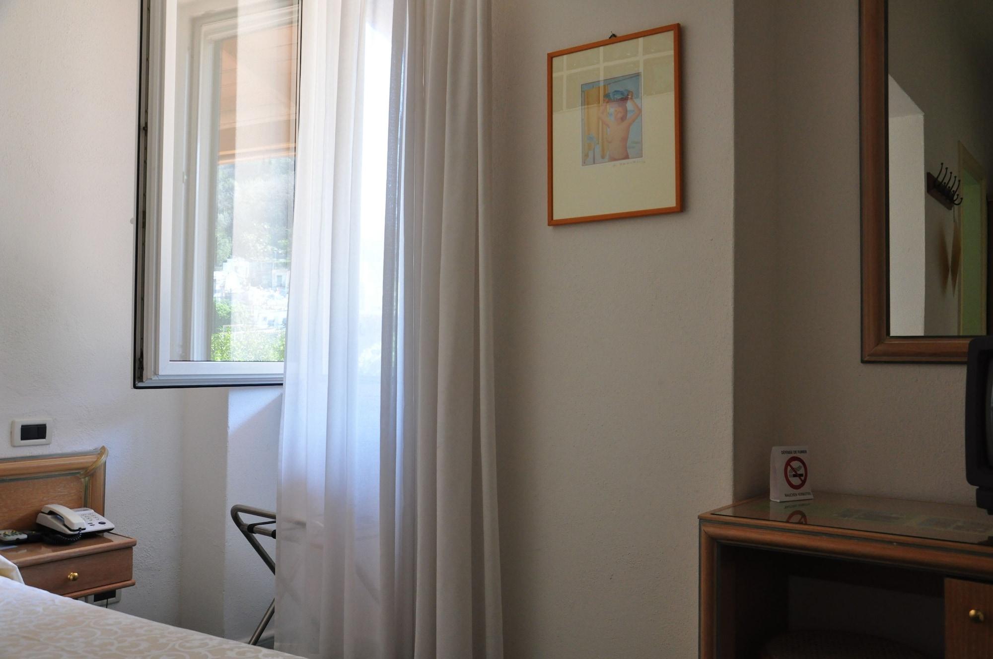 Hotel La Marticana Искья Экстерьер фото