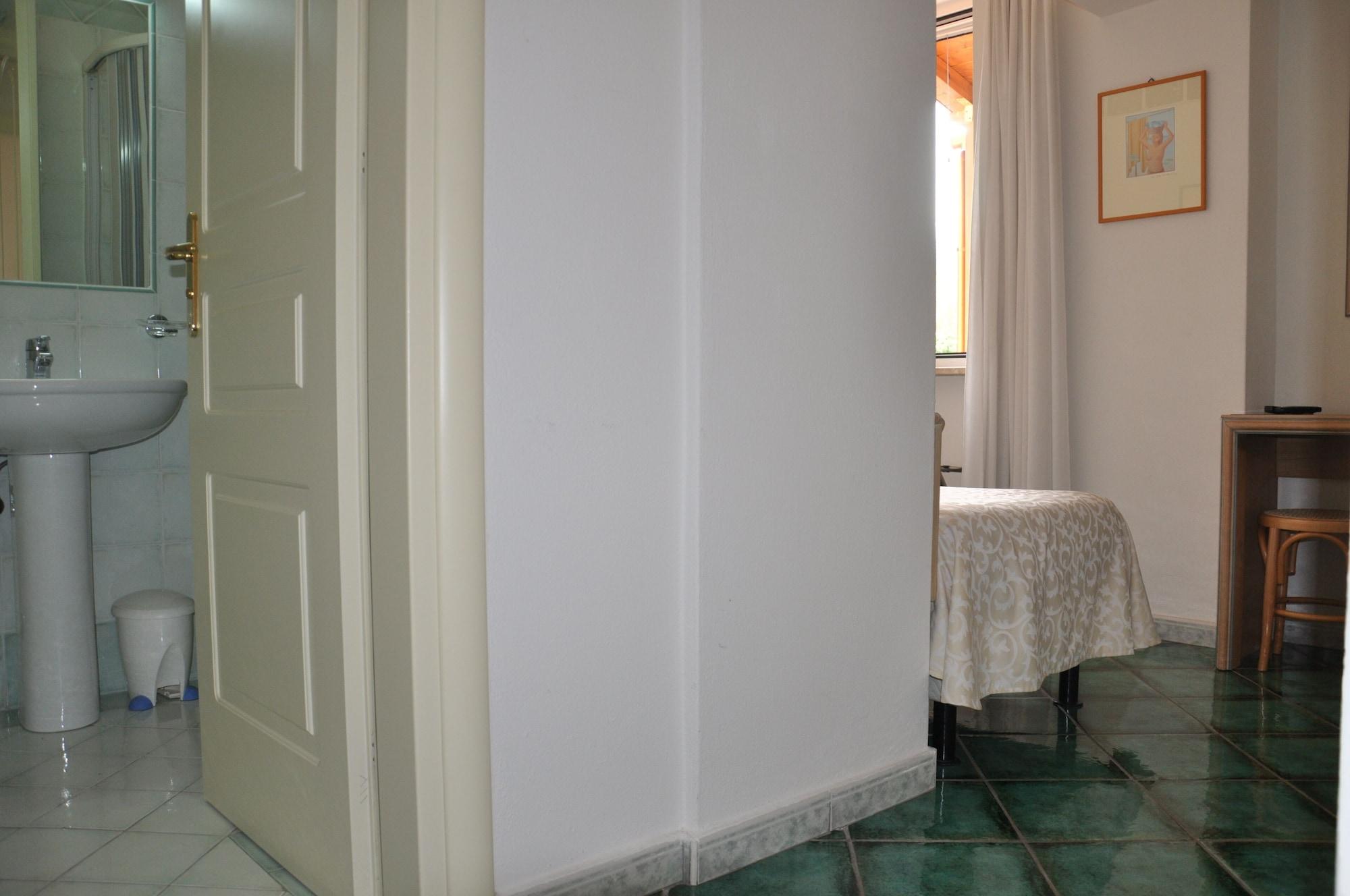 Hotel La Marticana Искья Экстерьер фото
