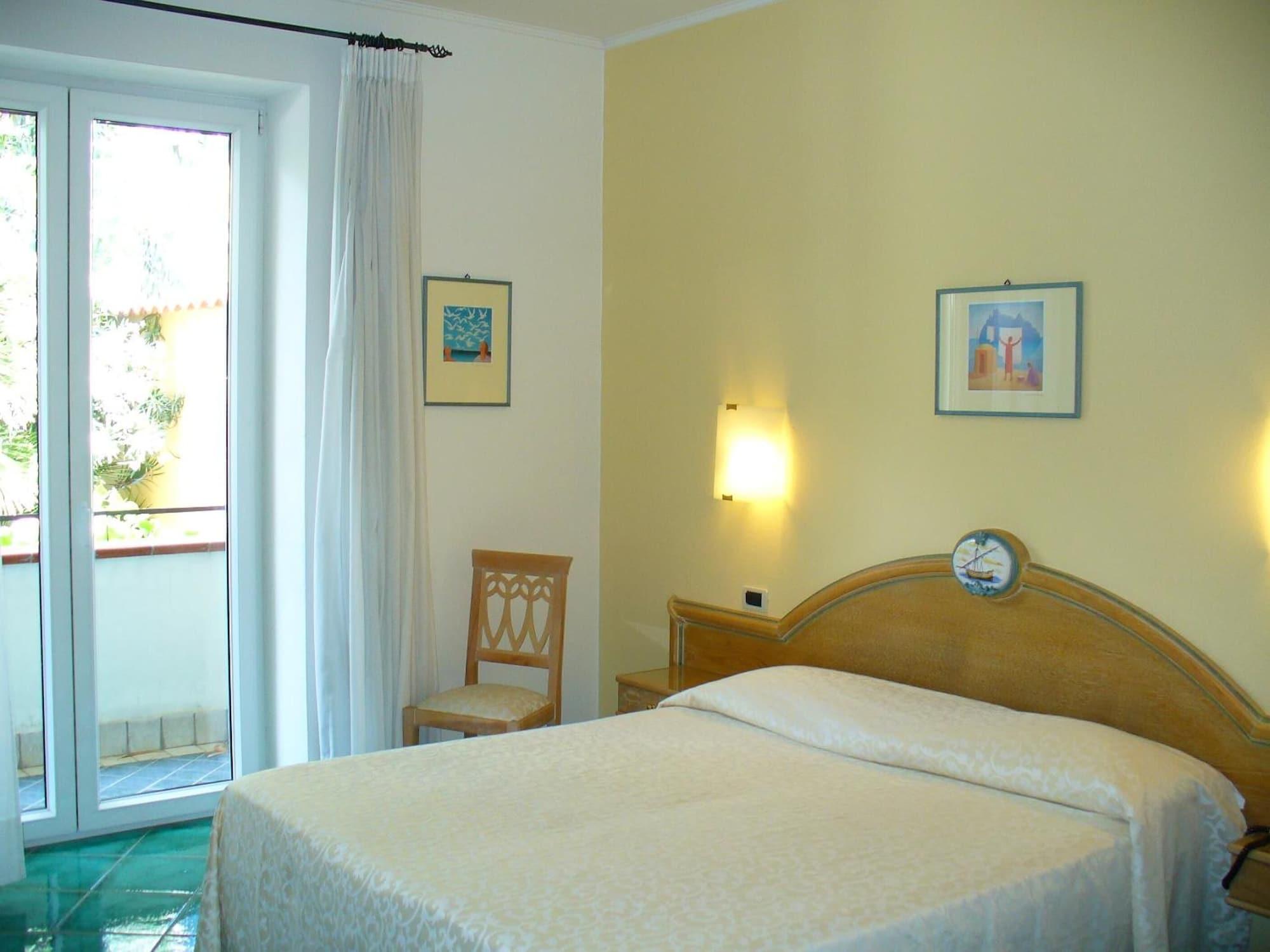 Hotel La Marticana Искья Экстерьер фото