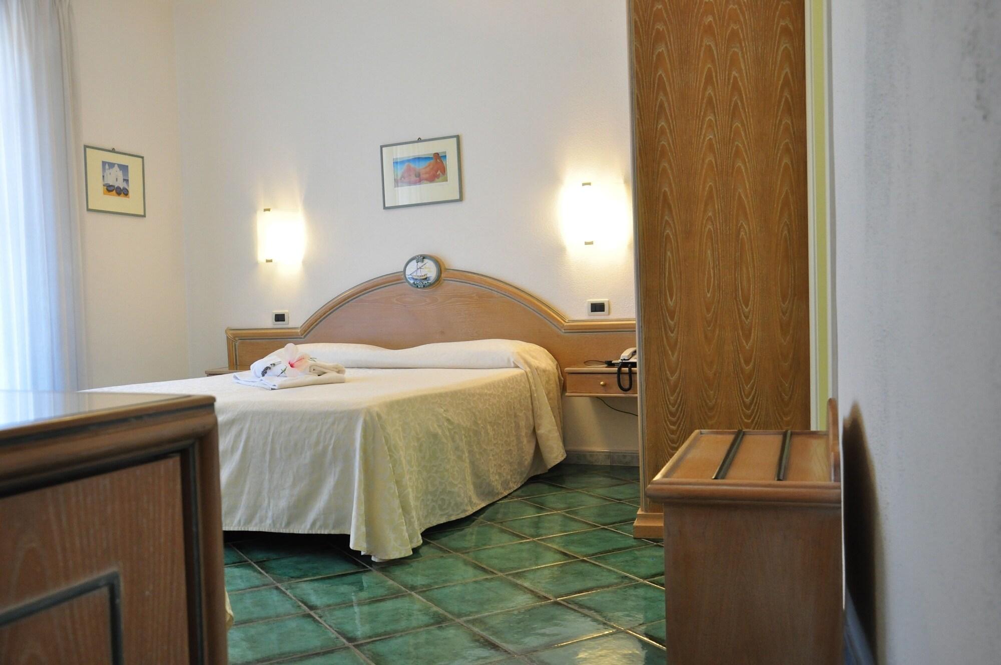 Hotel La Marticana Искья Экстерьер фото