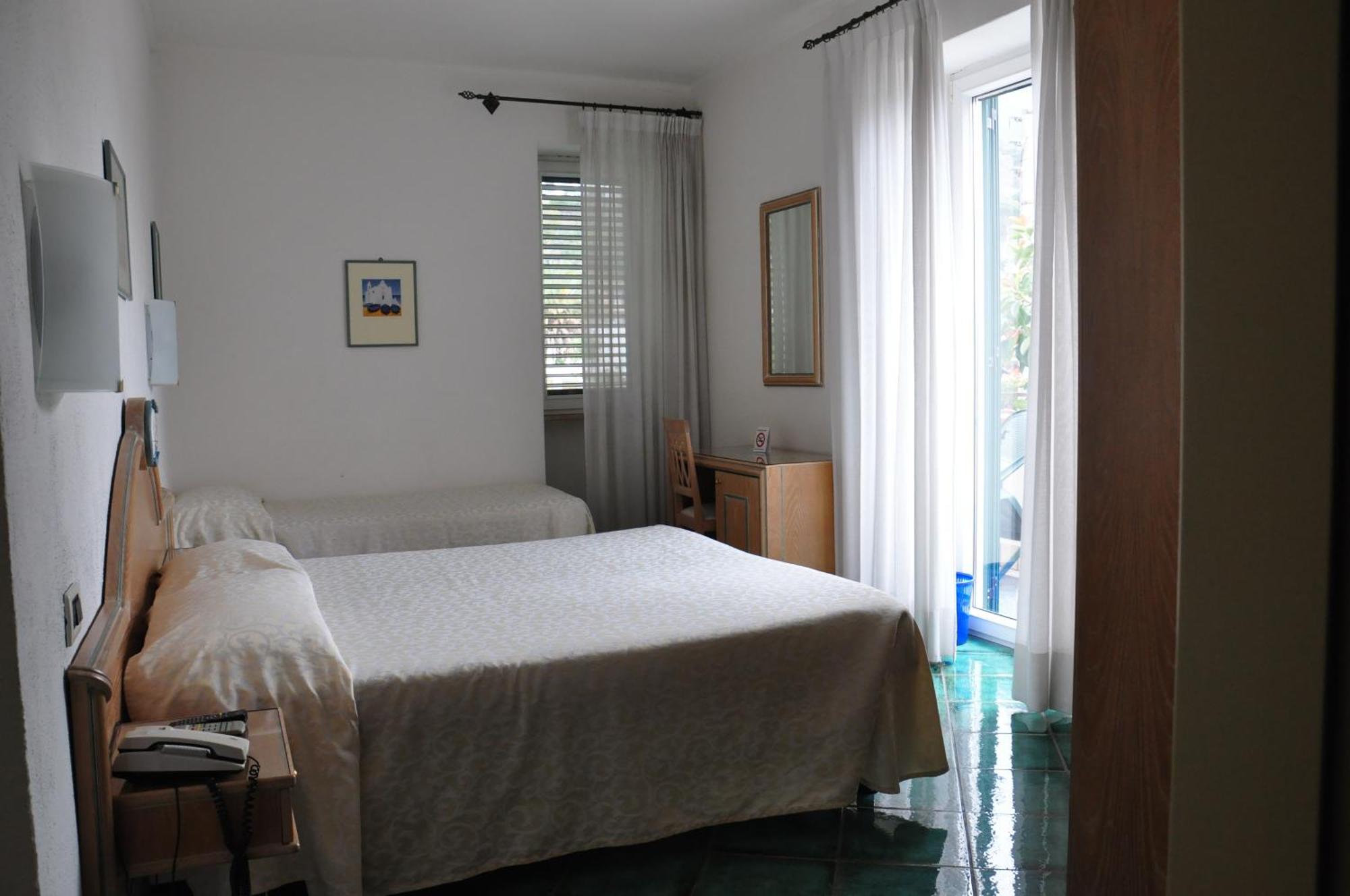 Hotel La Marticana Искья Экстерьер фото
