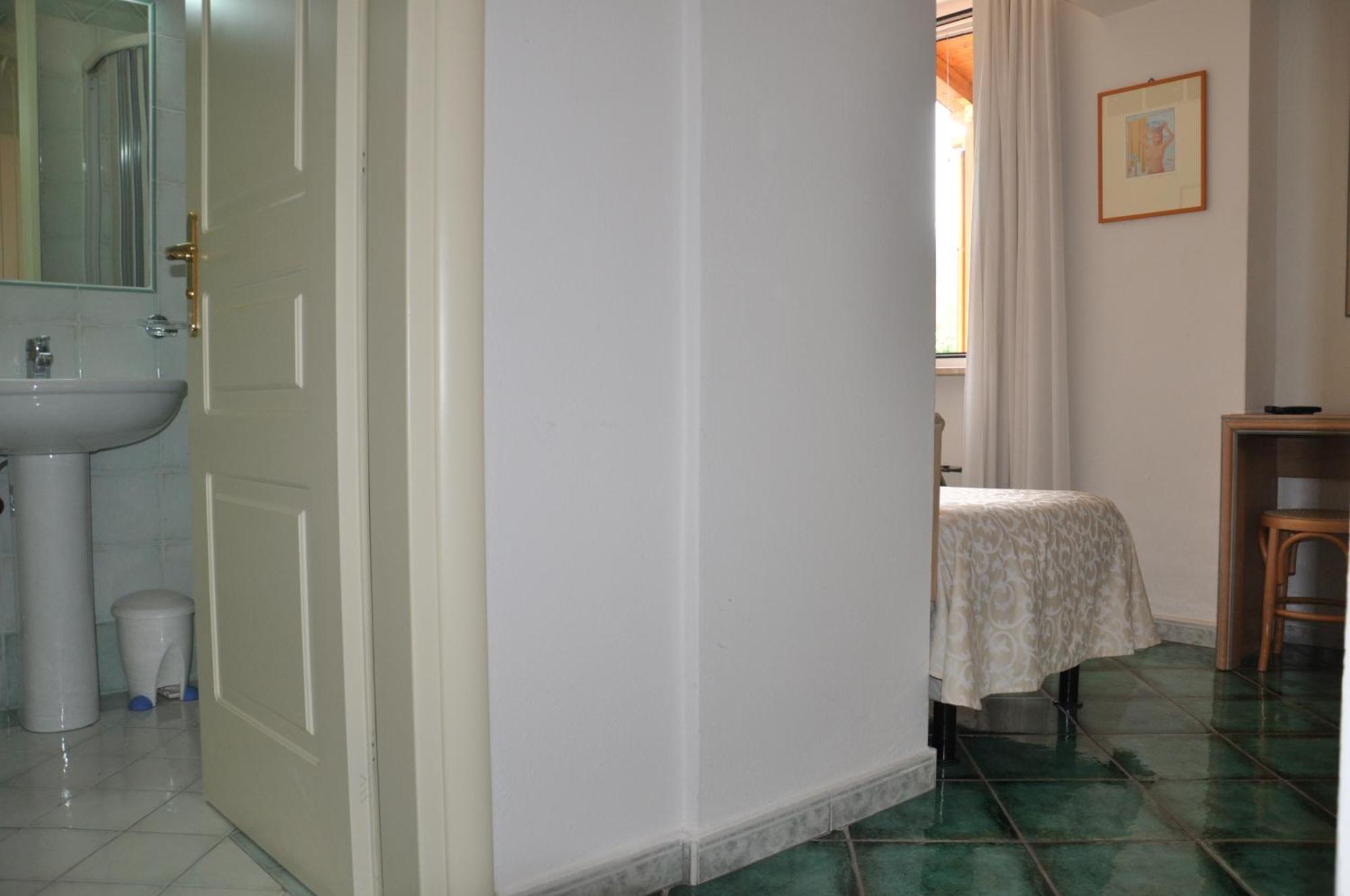 Hotel La Marticana Искья Номер фото