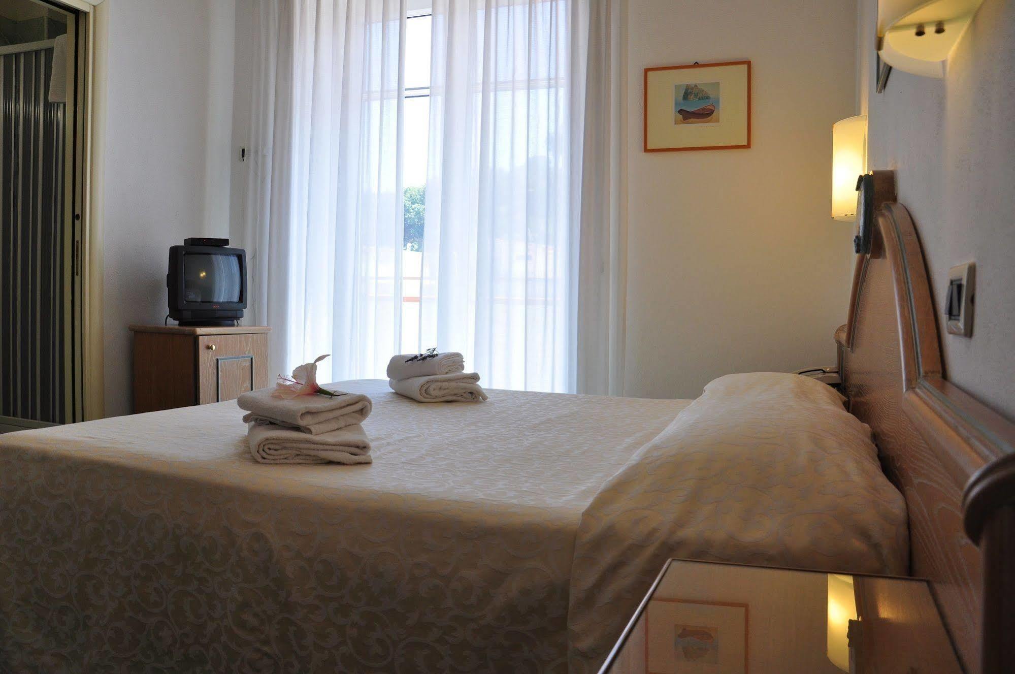 Hotel La Marticana Искья Экстерьер фото