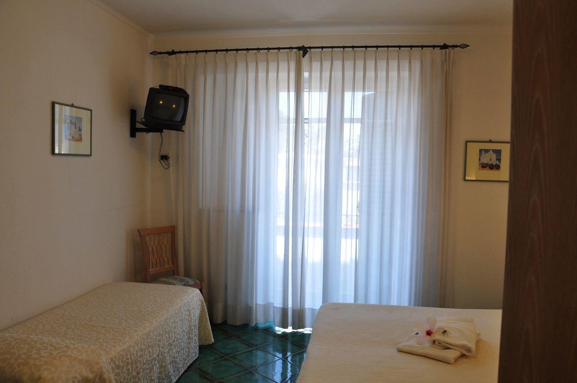 Hotel La Marticana Искья Экстерьер фото